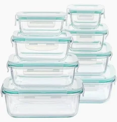 Conjunto de potes hermético, com um pote aberto contendo salada, tomate-cereja e ovos de codorna